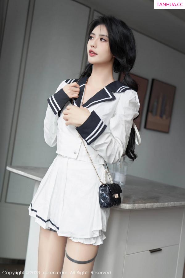 李浅浅  [XiuRen]高清写真图 2023.10.18 No.7526 浅浅Danny 丝袜美腿第25张图片